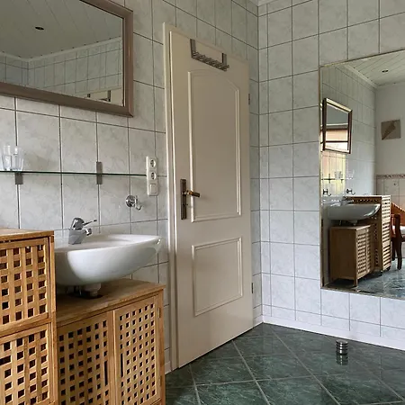 M9 Mit Balkon Am Waldrand Im Ostseeland *