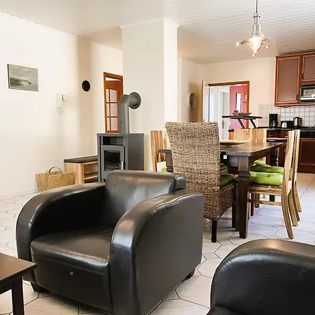 M9 Mit Balkon Am Waldrand Im Ostseeland * Neubukow