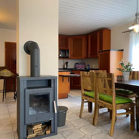 M9 Mit Balkon Am Waldrand Im Ostseeland Privatunterkunft *