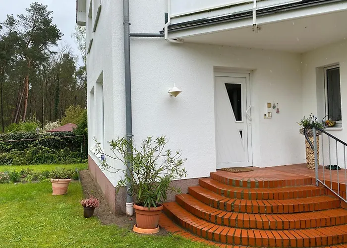 M9 Mit Balkon Am Waldrand Im Ostseeland Δωμάτια σε οικογενειακή κατοικία Neubukow