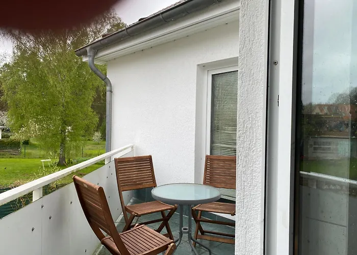 M9 Mit Balkon Am Waldrand Im Ostseeland *